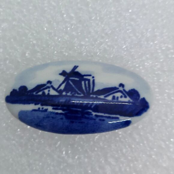 Vintage Delft Blue Ceramic Brooch and Screwback Earring Set Windmill‎ Scene - Picture 3 of 6
